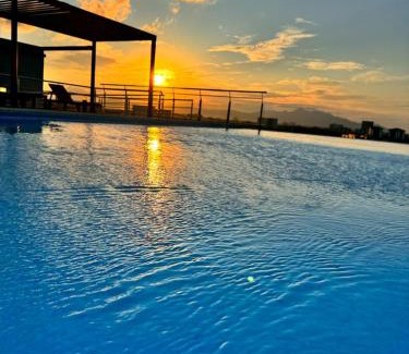 Kuching Apartment | 24'HR CHECK IN H'FLOOR SARADISE MERRITON RESIDENCY KUCHING LUXURY BALCONY FACING AIRPORT 3R2B-2Cpark