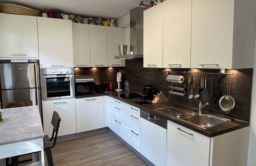 Nonnenhorn Apartment | 240 m² Ferienwohnung direkt am Bodensee mit privatem Strand und Fasssauna