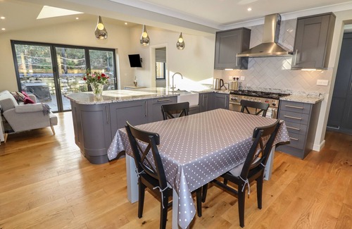 Llangollen Cottage | 25 MAES COLLEN, family friendly, with open fire in Llangollen