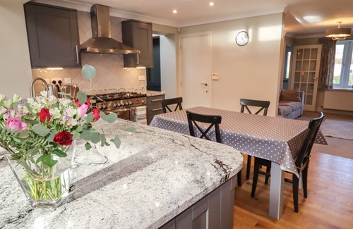 Llangollen Cottage | 25 MAES COLLEN, family friendly, with open fire in Llangollen