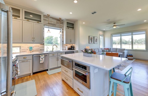 Weston House | 26-Acre Pilot Point Ranch Home w/Pool & Mini Golf