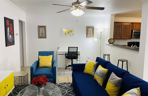 Euless House | 2b/2b Family size Duplex. DFW