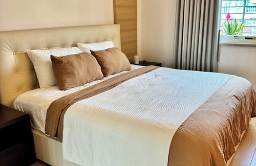 Xinyi Apartment | 2bd/2ba Taipei Skyline Views|Xinyi District|Walk to Taipei 101 & Xiangshan