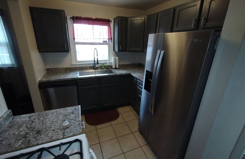 Aurora House | 2Bdrm w/garage walk UC Health