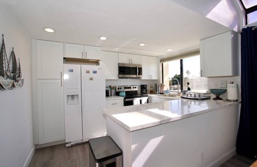Crown Point Apartment | 2Bed 2Bath APT walking distance to BEACH and BAY i