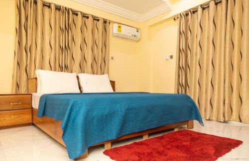 Accra Apartment | 2Bed Apartment Sleeps 4 - Parking Wifi