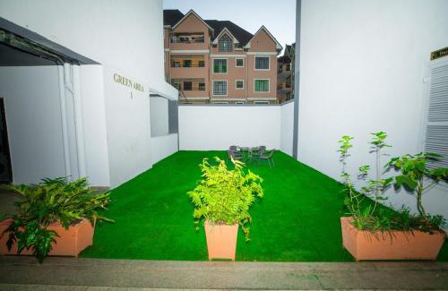 Central Province Apartment | 2Bed Apt in Lavington w Pool&Gym