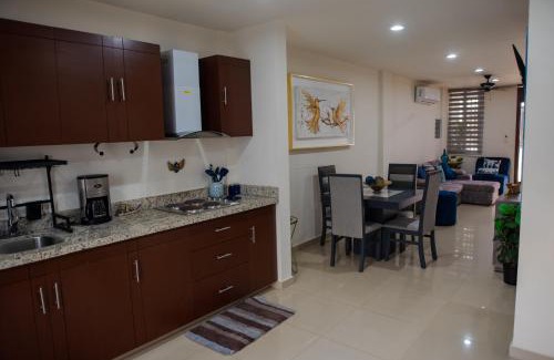 Ferrocarrilera Apartment | 2BR-3BA Condo Block from Beach w Rooftop Jacuzzi