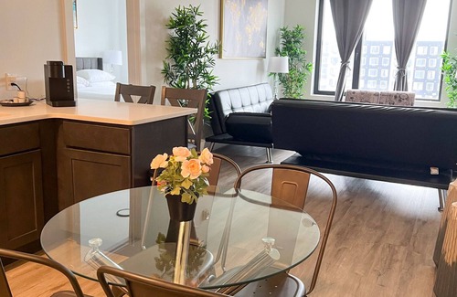 Elizabeth Apartment | 2BR apt close to EWR Airport 8117