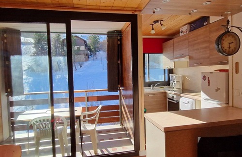 Le Sauze Apartment | 2BR Apt for 6 with south terrace and equipped kitchen, facing ski slopes