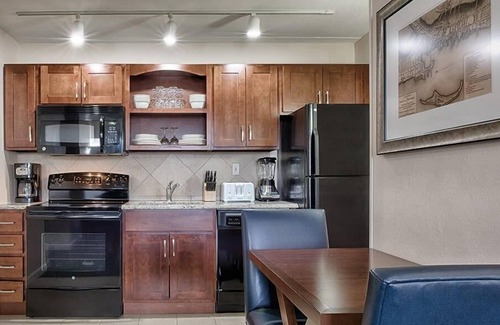 The Point Condo | 2br Deluxe Condo Family Fun & Historically Located!
