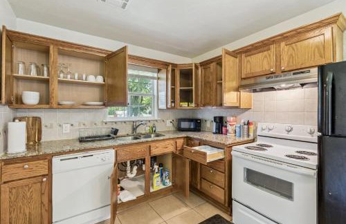 Central Oklahoma City House | 2br Family Getaway With Wifi Smart Tv #ta