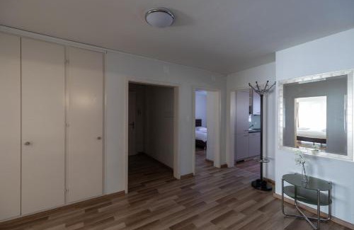 Muhlebach Apartment | 2BR flat close to lake, opera and city center - SF10