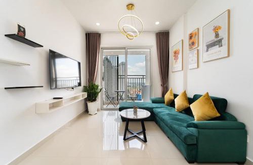 District 7 Apartment | 2Br Golden View Sunrise Cityview Hana's Apart D7