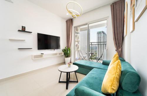 District 7 Apartment | 2Br Golden View Sunrise Cityview Hana's Apart D7