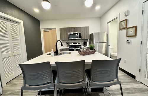 Zephyrhills West Apartment | 2BR Ground Floor Apt Near Pickleball, Tennis & Wellness Center, Exclusive Guest Golf Packages!