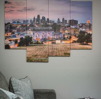 Blue Springs Apartment | 2BR Home KC Stadiums Great Location I-70