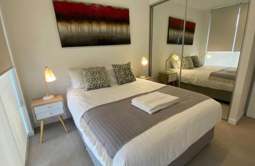 Phillip Apartment | 2BR Light Filled and Cosy Apartment - Hosted by CanStay