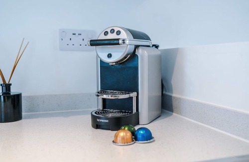 Salford House | 2BR Luxe Getaway in Salford W/WiFi, PS5, Parking