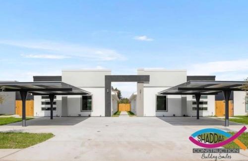 Alamo Apartment | 2BR Luxe Home Near Downtown Pharr