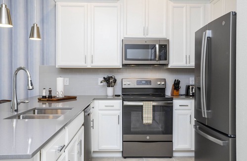 Four Corners Condo | 2BR Luxury Condo: Game Room, Pool, Disney Close