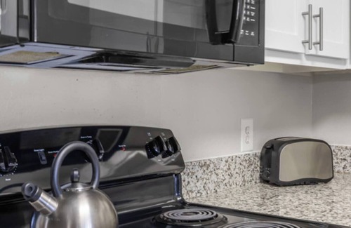 Pleasant Valley Apartment | 2BR Modern Hideaway near Downtown, Gated, Pool