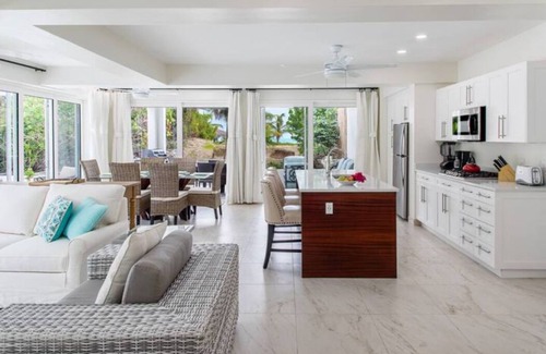 Long Bay Villa | 2BR Private Villa Long Bay Beach w/Pool SUV - Esencia Premiere