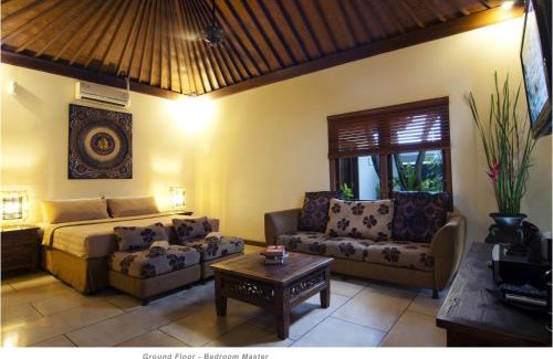 Sunset Road Villa | 2BR Villa Senin - Minggu Villas Seminyak