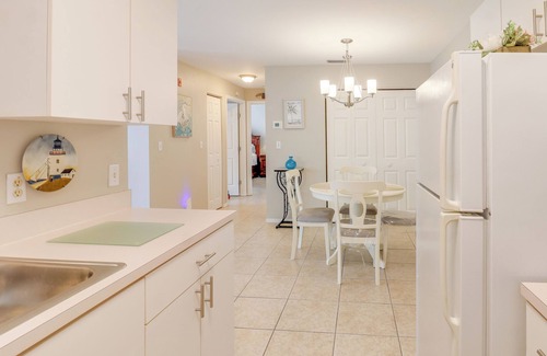 New Smyrna Beach Condo | 2BR w/Heated Pool, Kayaks & Beach Access