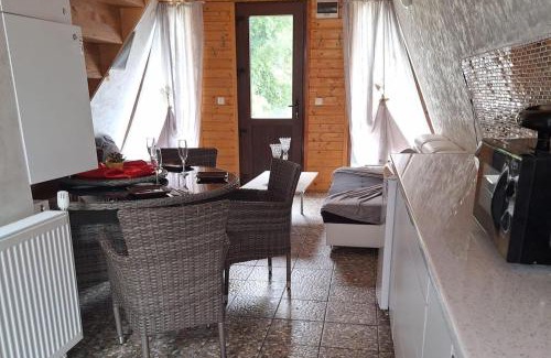 Bran House | 2brCabin-Fireplace-HotTub-Sauna-SkiResort