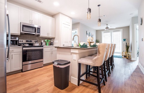 Fort Worth Apartment | 2Brd Luxury Suite with Pool in Fort Worth Texas