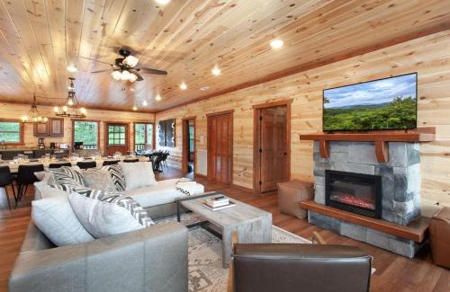Sevierville House | 2Cabins 16BR Sleeps42 Hot Tub Indoor Pool and Gazebo