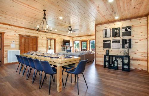 Sevierville House | 2Cabins 16BR Sleeps42 Hot Tub Indoor Pool and Gazebo