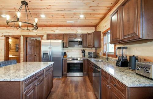 Sevierville House | 2Cabins 16BR Sleeps42 Hot Tub Indoor Pool and Gazebo