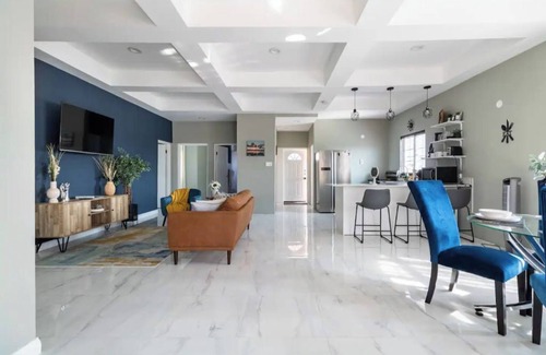 Portmore House | 2nd fL condo unit with gated access in a quiet residential neighborhood.