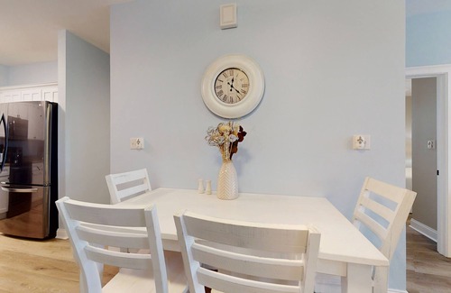 Dune Allen Beach Condo | 2nd-floor condo near beach with balcony, outdoor pool, streaming, & washer/dryer