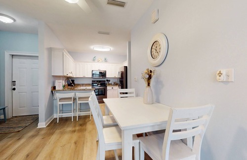 Dune Allen Beach Condo | 2nd-floor condo near beach with balcony, outdoor pool, streaming, & washer/dryer