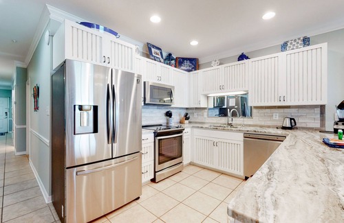 Orange Beach East Condo | 2nd-floor Gulf front condo w/private balcony, views, on-site outdoor pool, grill