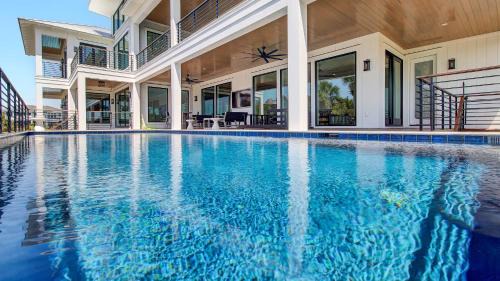 Isle of Palms House | 3 47th Avenue by AvantStay Oceanfront Private Pool View