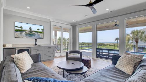 Isle of Palms House | 3 47th Avenue by AvantStay Oceanfront Private Pool View