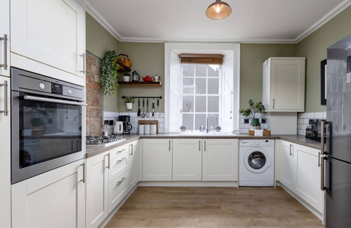 Stirling Villa | 3 Allan Park · The Stirling Townhouse