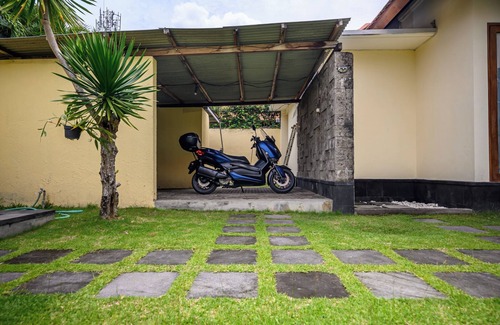 Sanur Kauh Villa | 3 Bdr Lucky Lily Villa – Private Pool & Huge Lawn