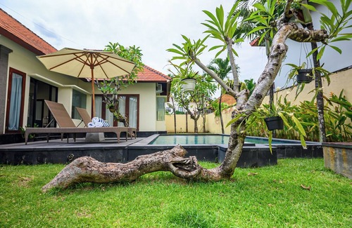 Sanur Kauh Villa | 3 Bdr Lucky Lily Villa – Private Pool & Huge Lawn