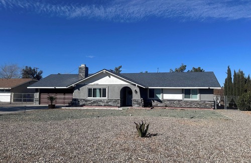 Apple Valley House | 3-bdrm house in charming Apple Valley w/WiFi, AC, encl'd patio, & large yard.