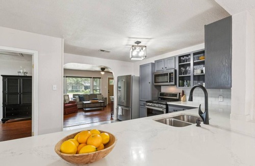 Westcliff West House | 3 Bed 2 Bath Near TCU