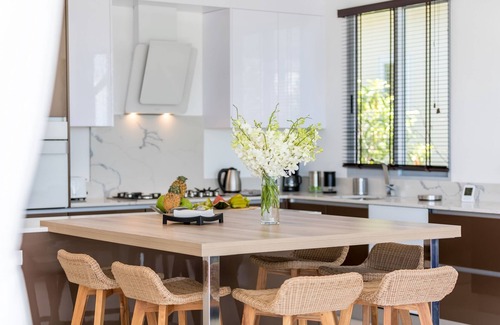 Moo 5 Villa | 3 BED/4 BATH SINGLE-LEVEL BEACHSIDE, SEE- and MOUNTAIN VIEWS VILLA 'BB2'