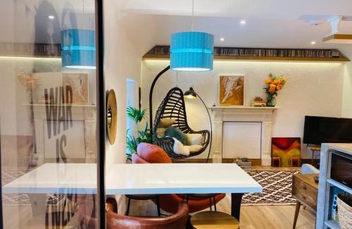 Headford Apartment | 3 Bed Apartment/Explore the Area/Enjoy our Pub