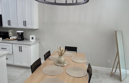 McAllen Apartment | 3 Bed Apt near La Plaza Mall and Airport