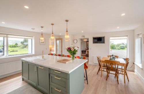 Connemara House | 3 Bed in Cashel oc-a32863