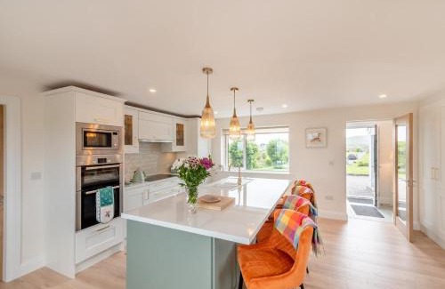 Connemara House | 3 Bed in Cashel oc-a32863